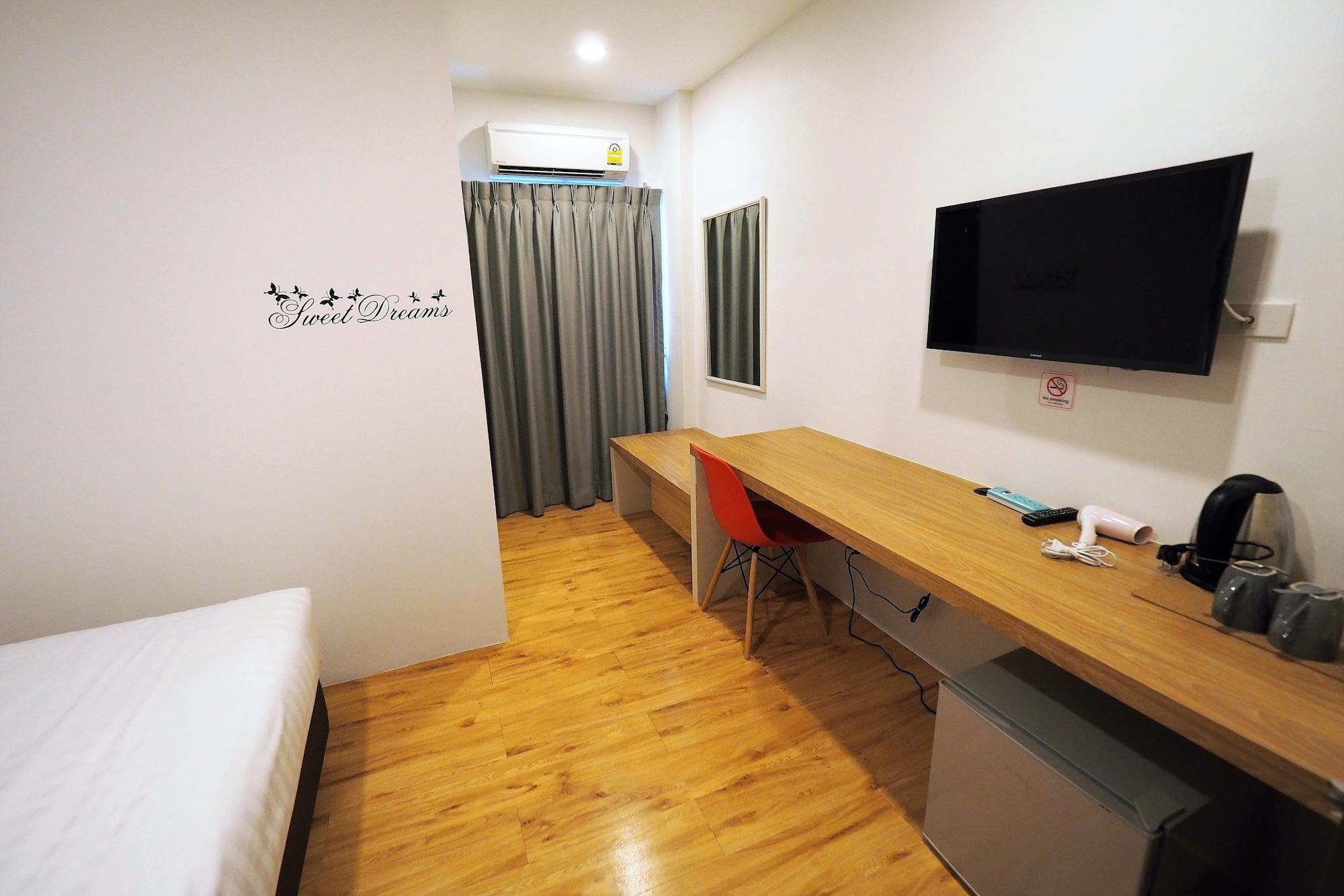 Pula Silom Hotel Bangkok Ngoại thất bức ảnh