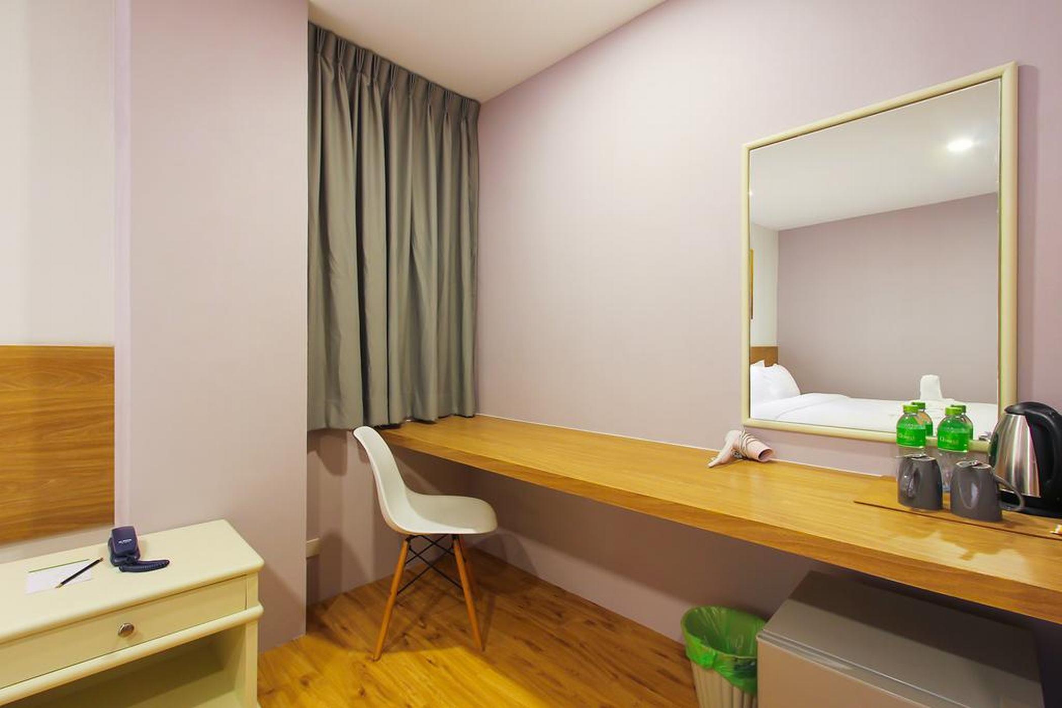 Pula Silom Hotel Bangkok Ngoại thất bức ảnh