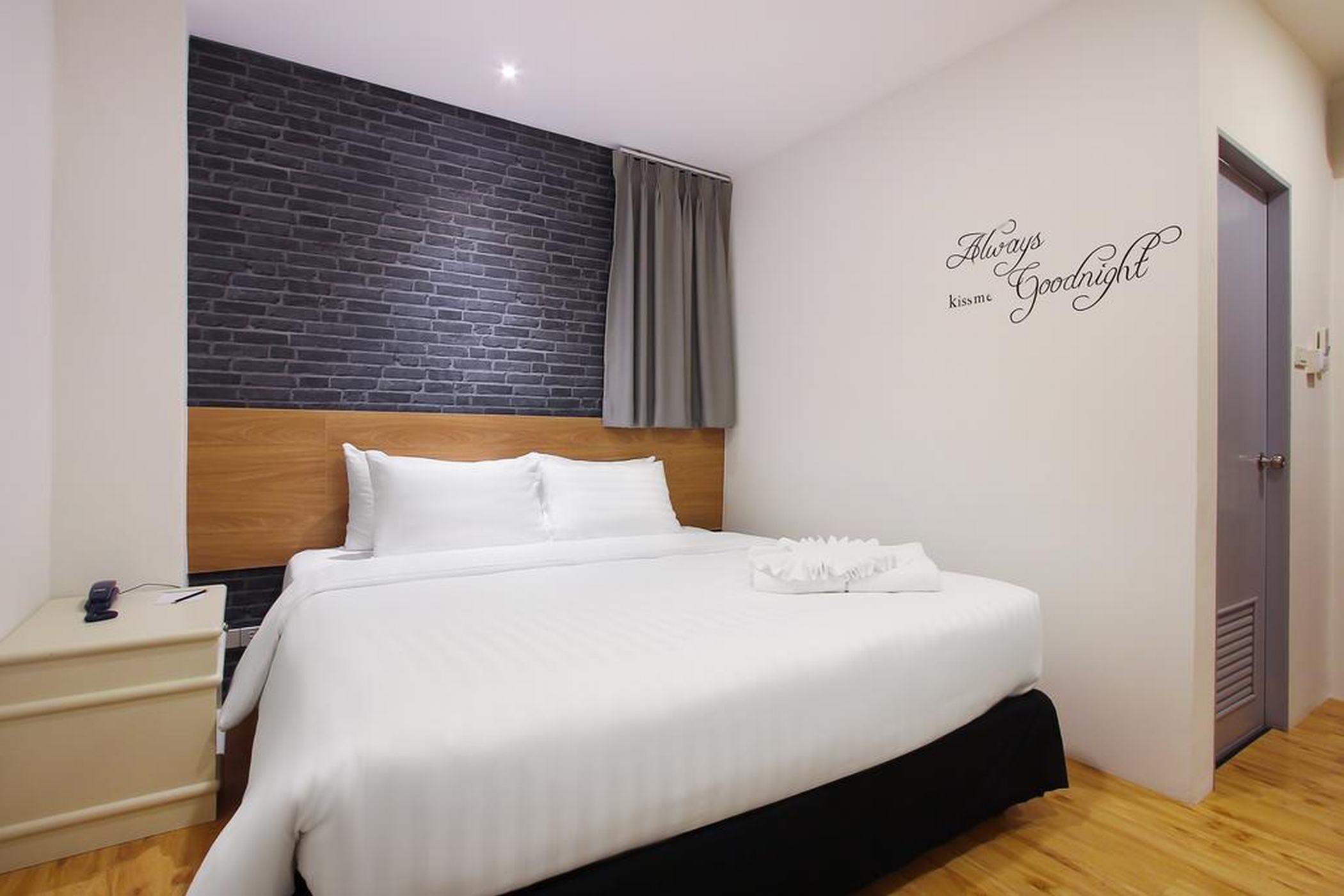 Pula Silom Hotel Bangkok Ngoại thất bức ảnh