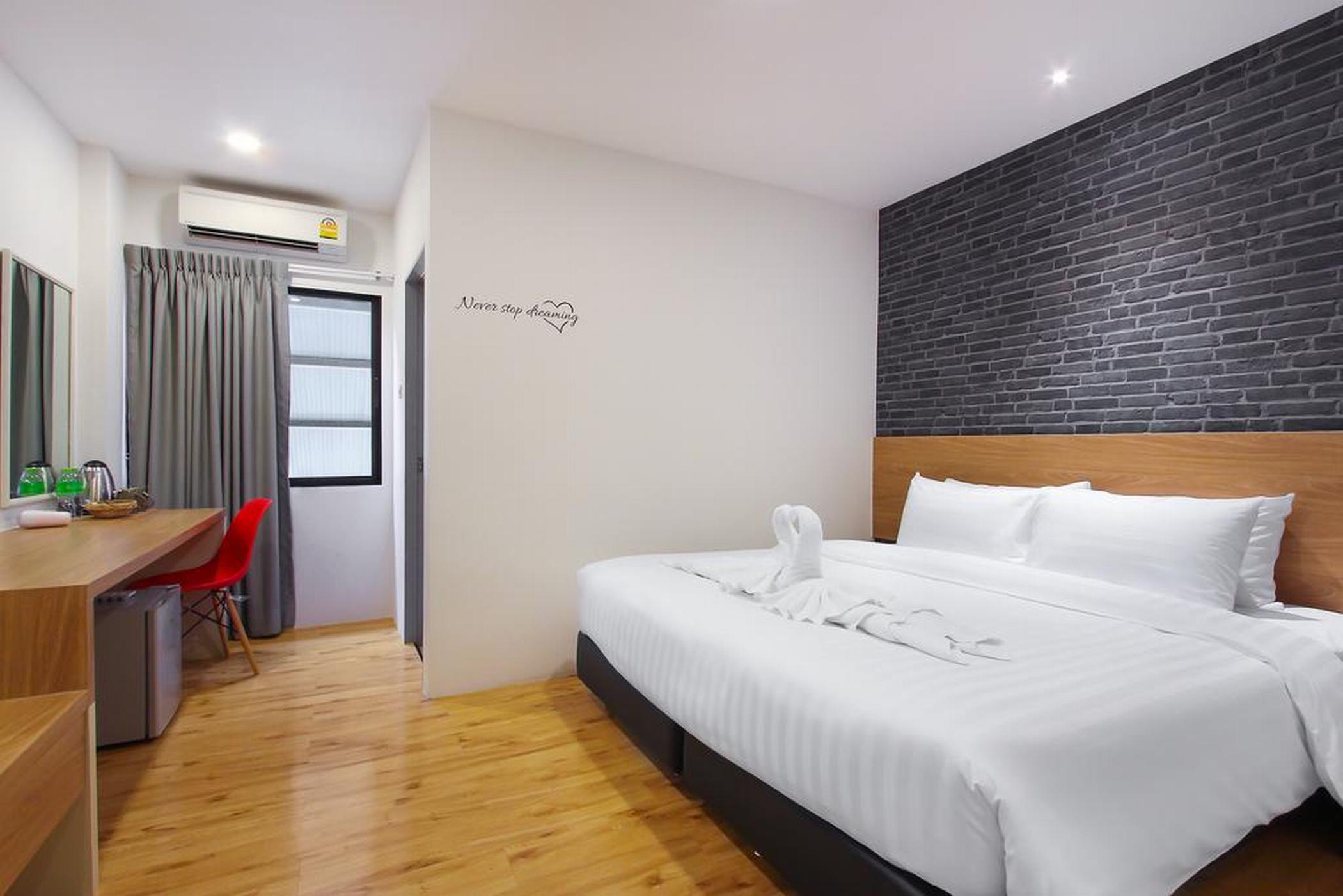 Pula Silom Hotel Bangkok Ngoại thất bức ảnh