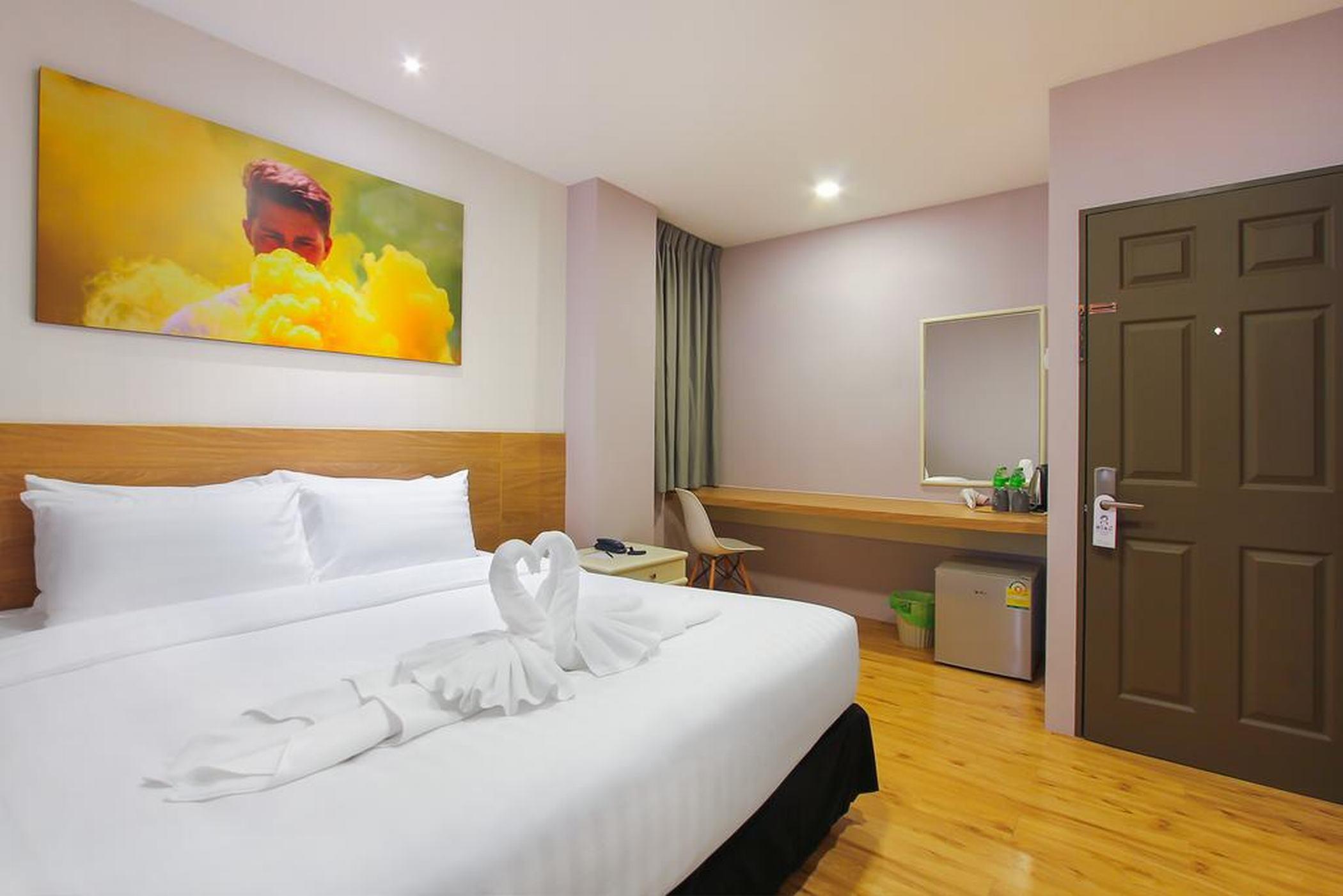 Pula Silom Hotel Bangkok Ngoại thất bức ảnh
