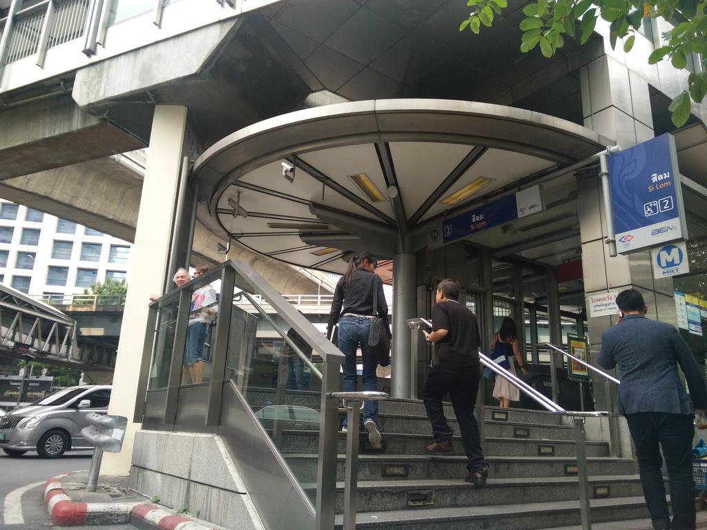 Pula Silom Hotel Bangkok Ngoại thất bức ảnh