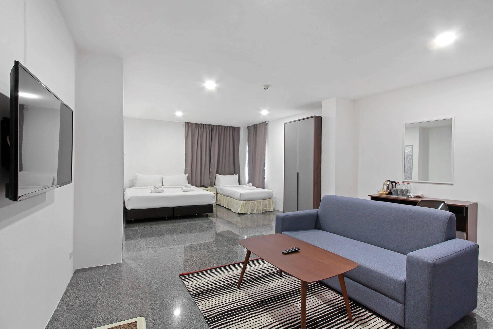Pula Silom Hotel Bangkok Ngoại thất bức ảnh